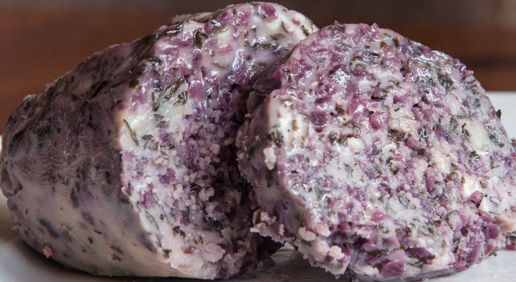 Rotweinbutter mit Schalotten