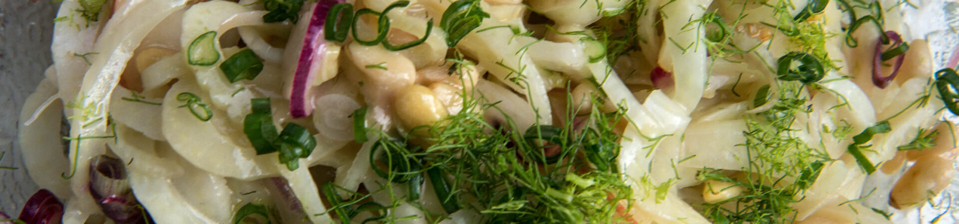 Sommersalat mit Fenchel, Birnen und gebratenen Stückchen von der Putenleber