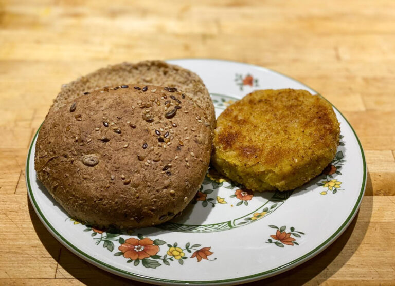 Bulgur Linsen Burger - die fleischlose Form eines leckeren Burgers